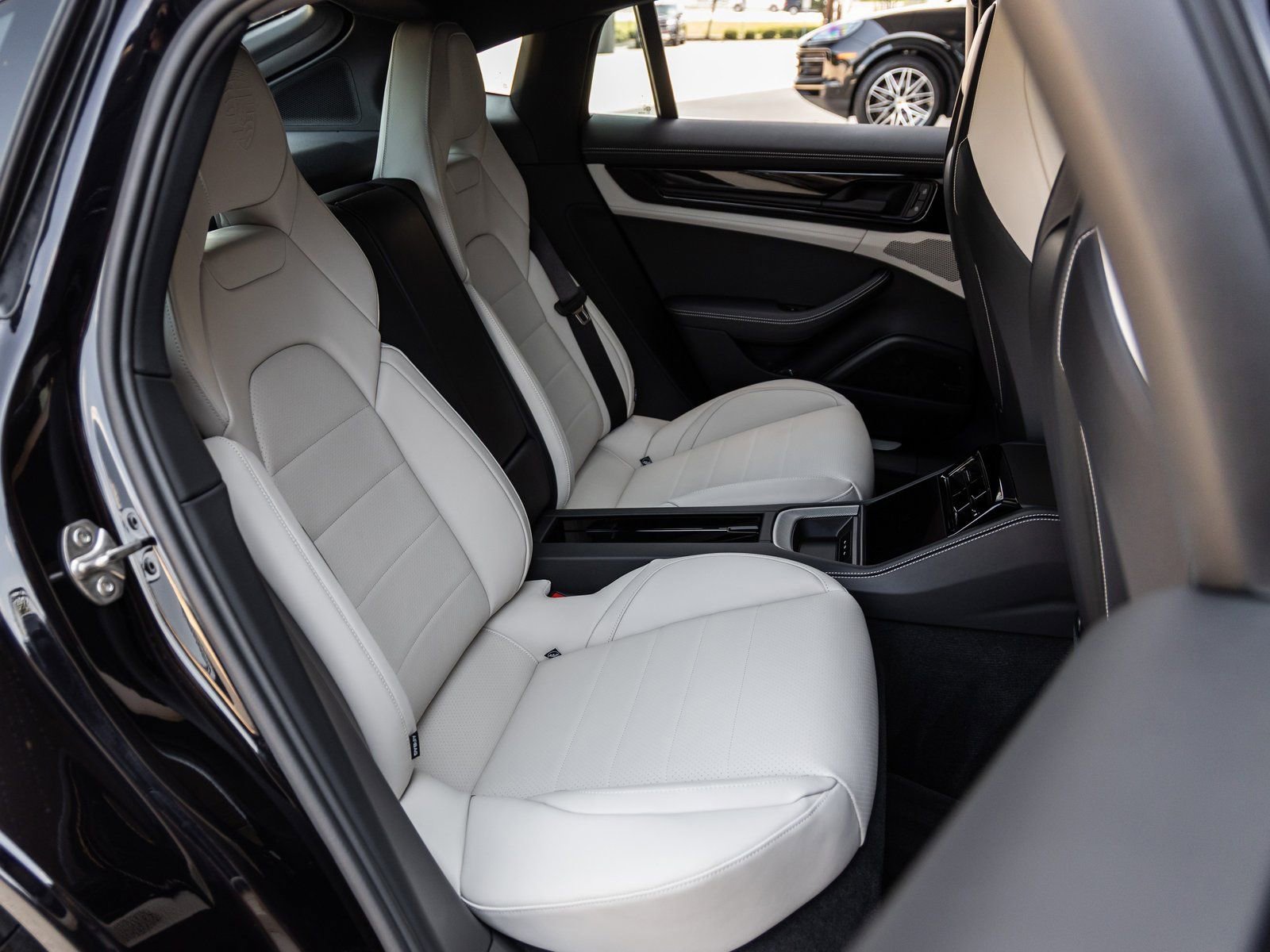 Certified 2025 Porsche Panamera image 41