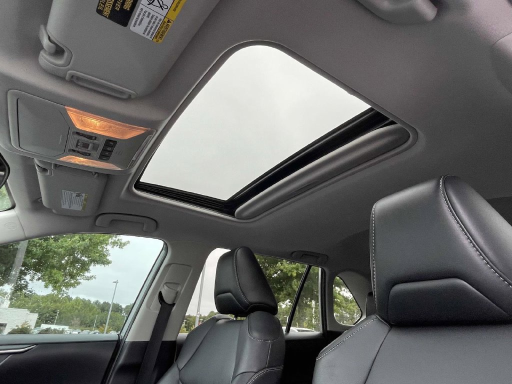 Used 2019 Toyota RAV4 XLE Premium w/ Cold Weather Package FWD image 25