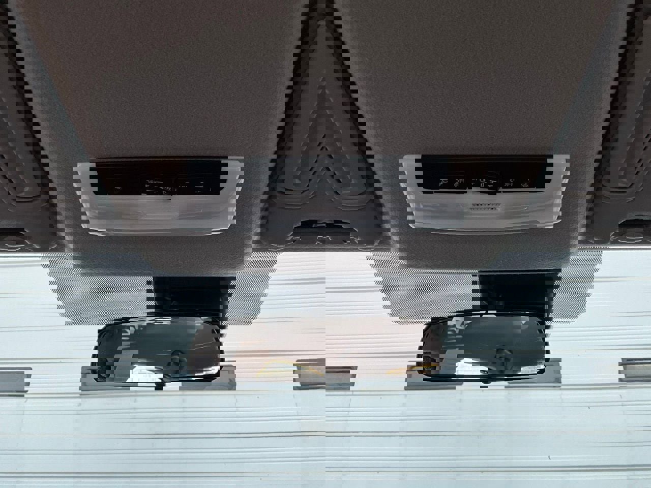 Used 2025 Nissan Versa SV image 15