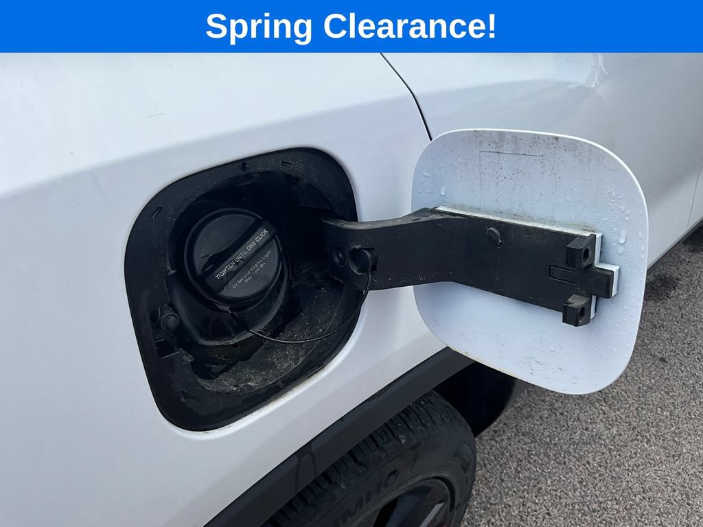 Used 2018 Chevrolet Trax LT w/ Redline Edition AWD/4WD image 18