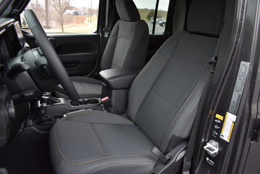New 2026 Jeep Gladiator Sport AWD/4WD image 11