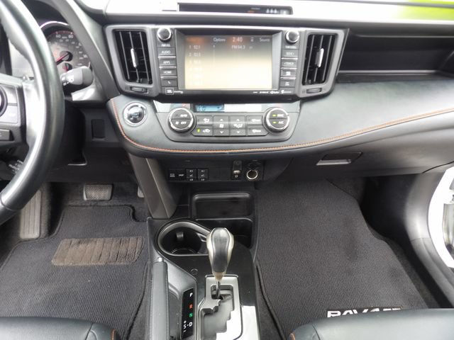 Used 2018 Toyota RAV4 SE w/ Power Extra Value Package AWD/4WD image 15