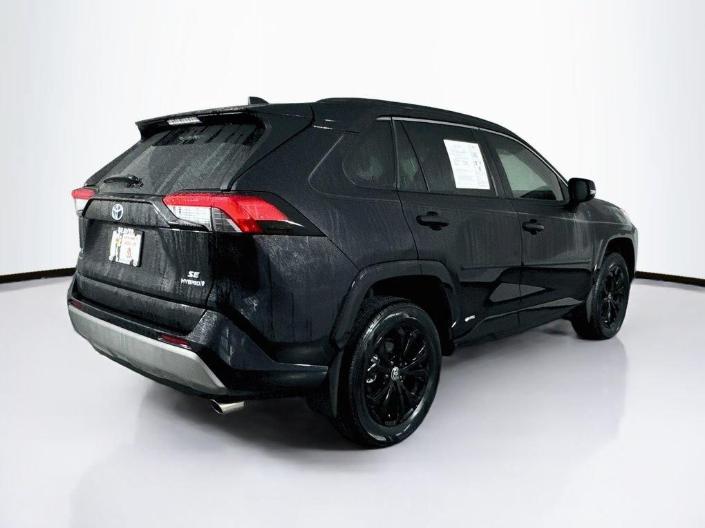 Used 2022 Toyota RAV4 SE AWD/4WD image 10