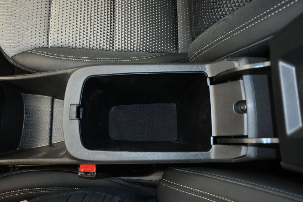 Certified 2025 Chevrolet Trax LT FWD image 19