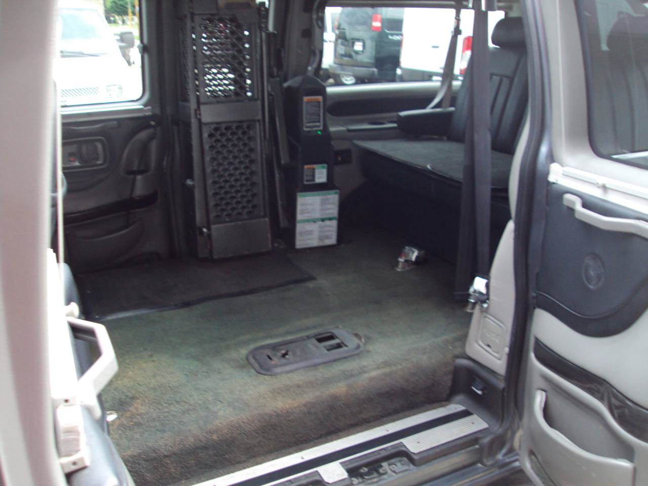 Used 2014 Chevrolet Express 1500 AWD image 18