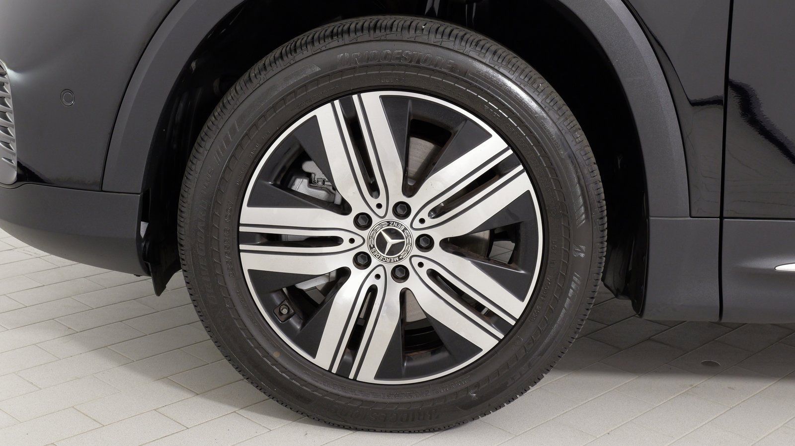 Used 2022 Mercedes-Benz EQB 300 4MATIC image 57