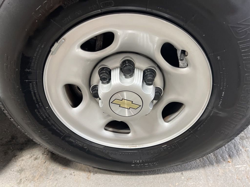 Used 2024 Chevrolet Express 2500 w/ Driver Convenience Package image 41