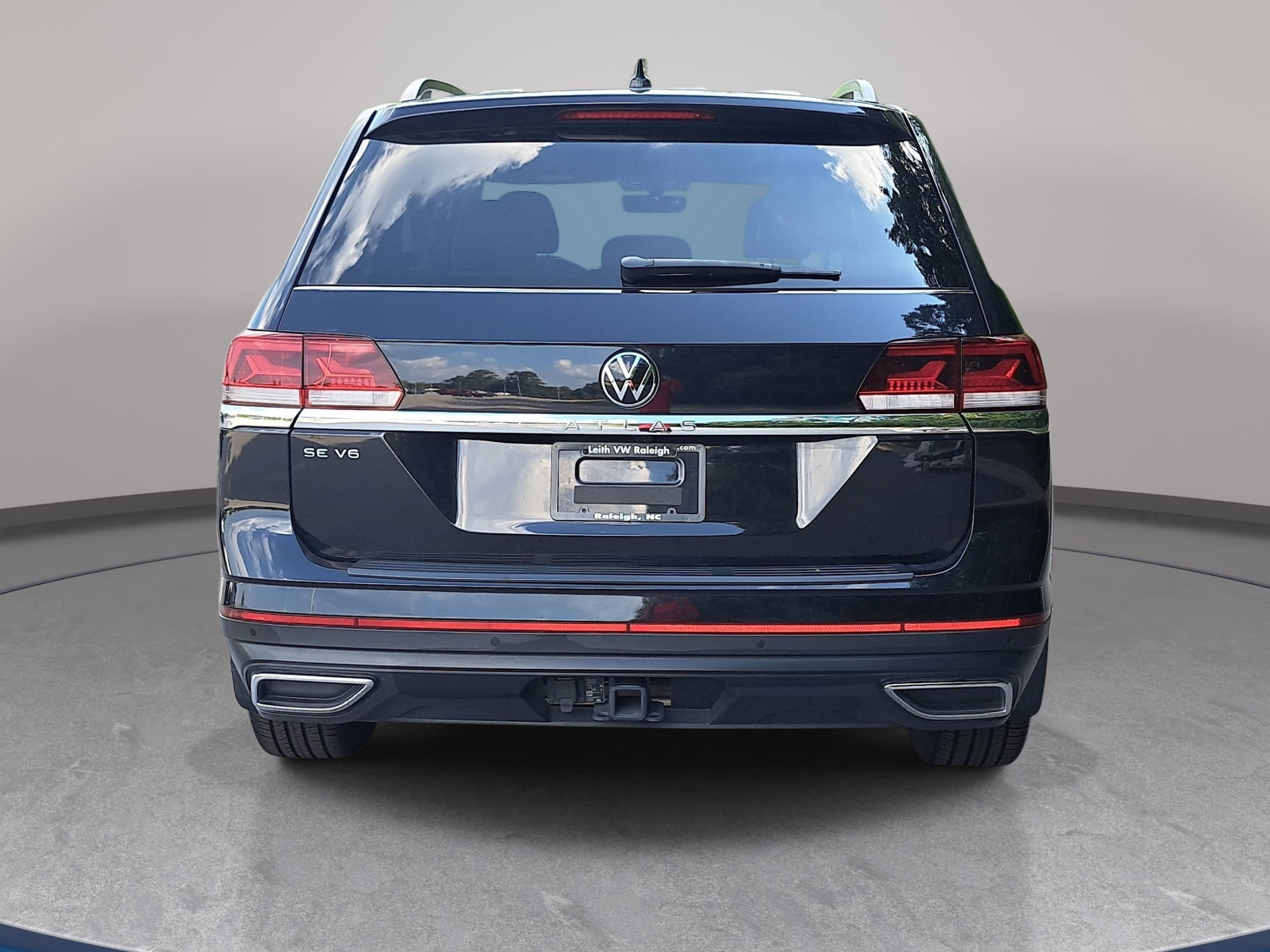 Used 2023 Volkswagen Atlas SE w/ Panoramic Sunroof Package FWD image 6
