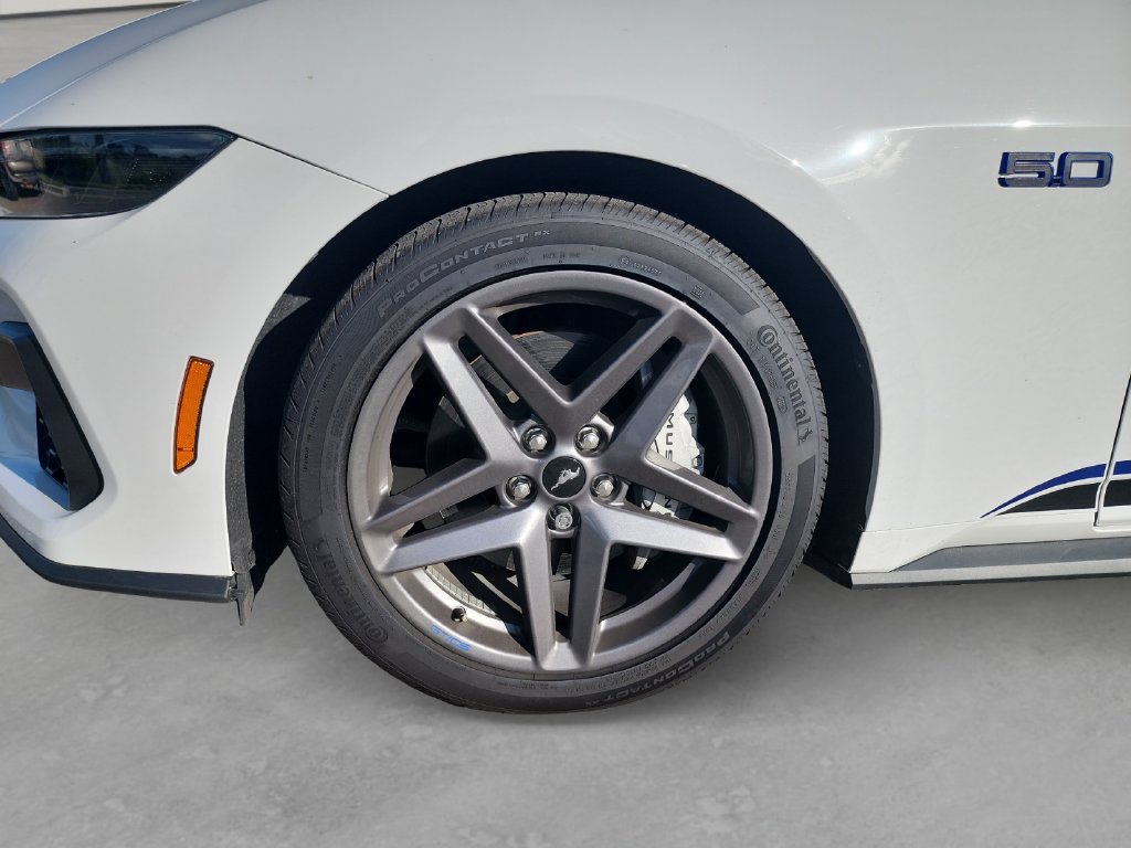 Used 2025 Ford Mustang GT Premium RWD image 9