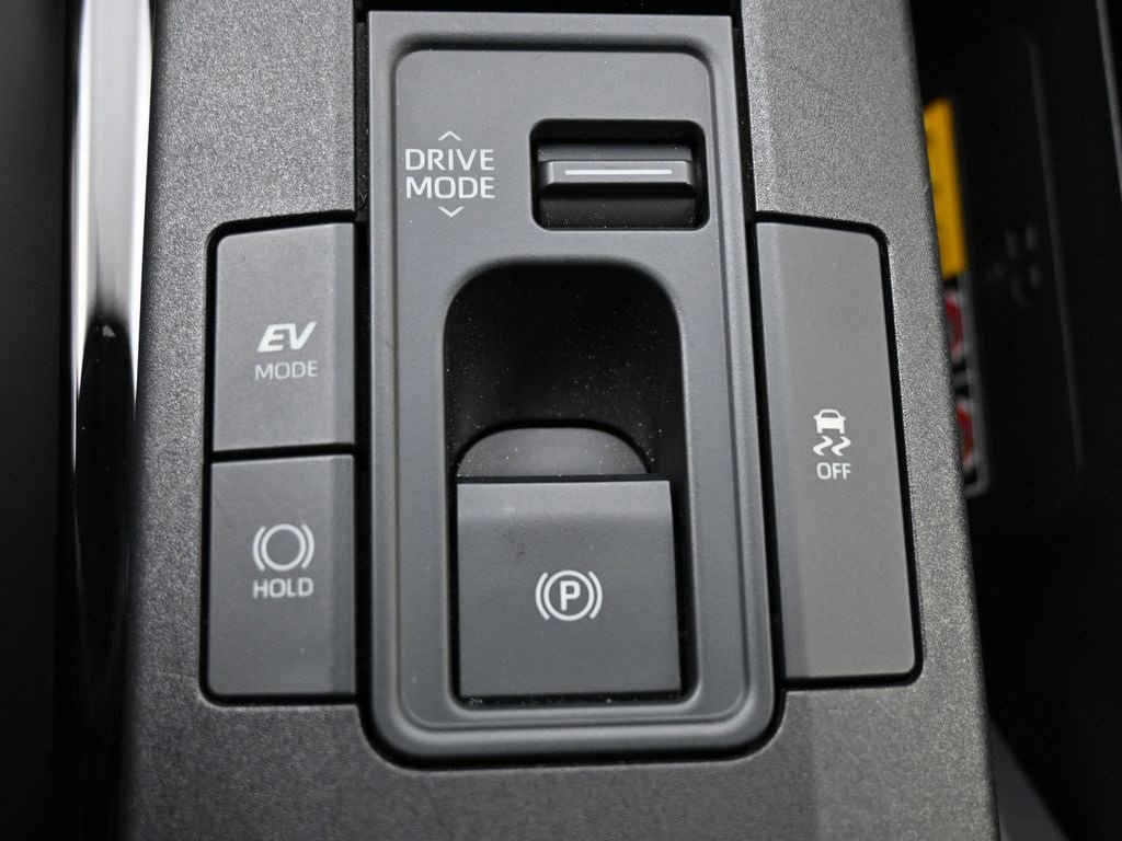 Used 2024 Toyota Prius XLE image 27