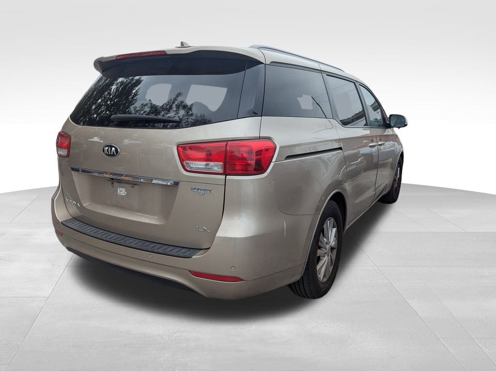 Used 2017 Kia Sedona LX w/ LX Essentials Premium Package image 2