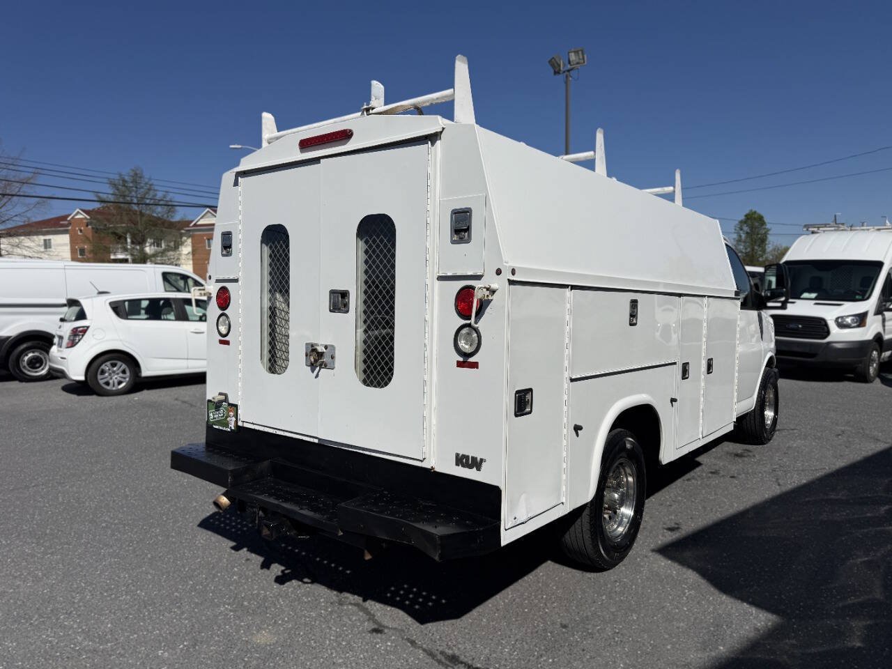 Used 2010 Chevrolet Express 3500 RWD image 3