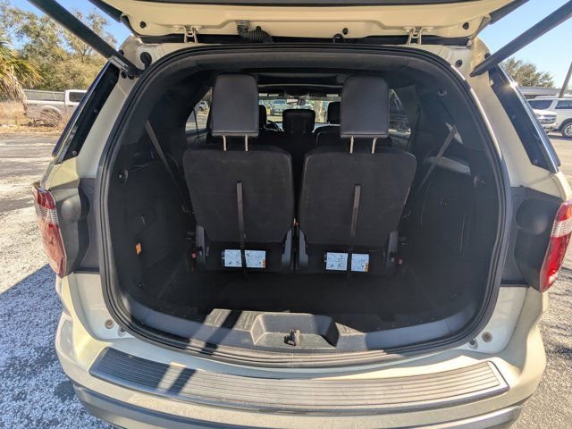 Used 2018 Ford Explorer XLT w/ Equipment Group 202A image 14