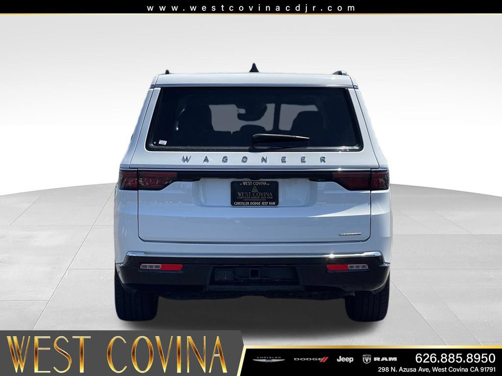 Used 2024 Jeep Wagoneer L Series III w/ Flexible Seating Group AWD/4WD image 6