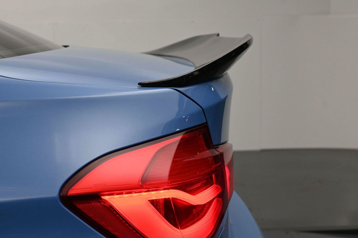 Used 2018 BMW M3 RWD image 16