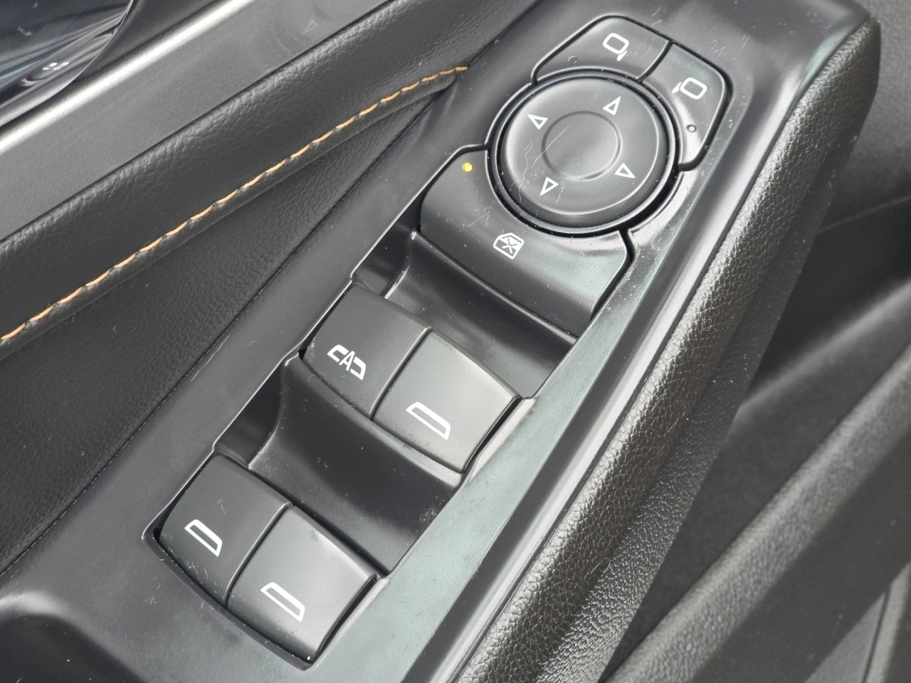 Used 2021 Chevrolet Traverse LT image 24