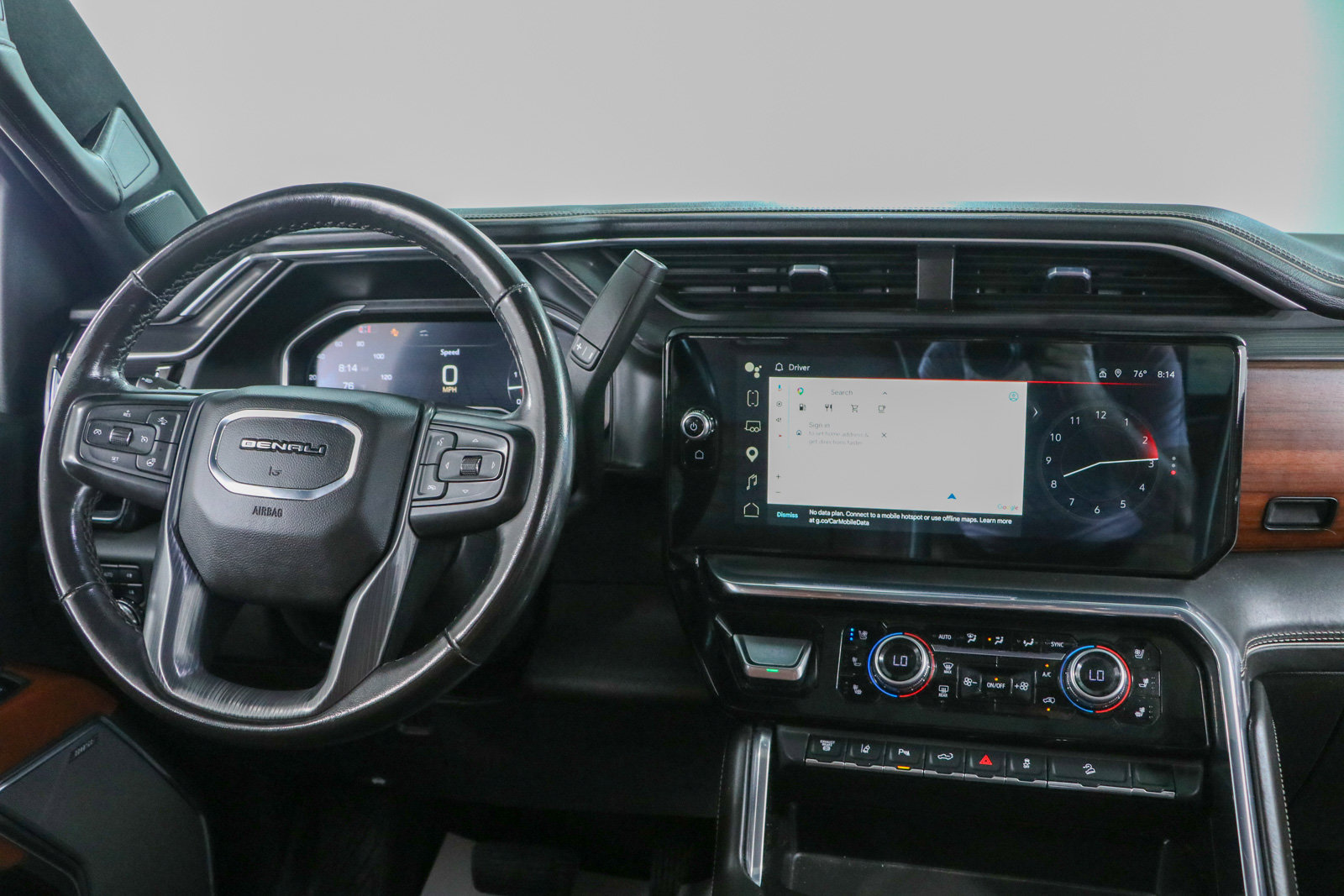 Used 2024 GMC Sierra 2500 Denali Ultimate AWD/4WD image 18