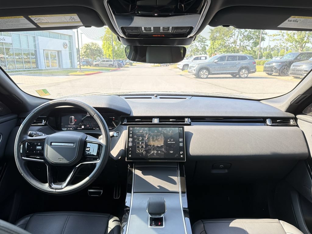 Used 2025 Land Rover Range Rover Velar Dynamic SE AWD/4WD image 18