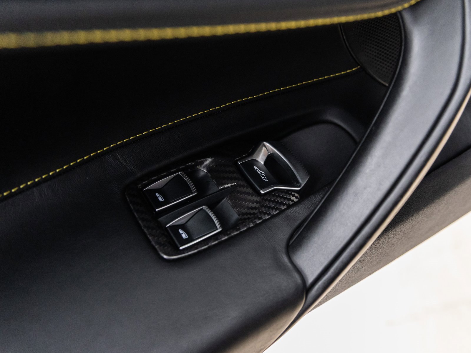 Used 2019 McLaren 720S image 23