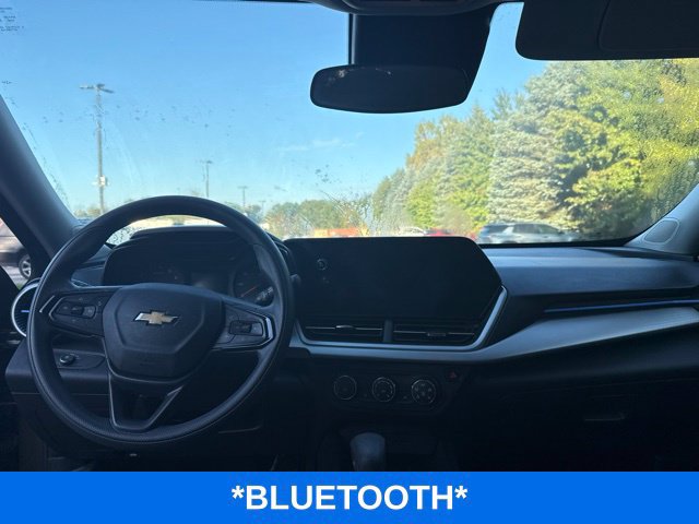 Used 2024 Chevrolet Trax LS w/ LS Convenience Package FWD image 9