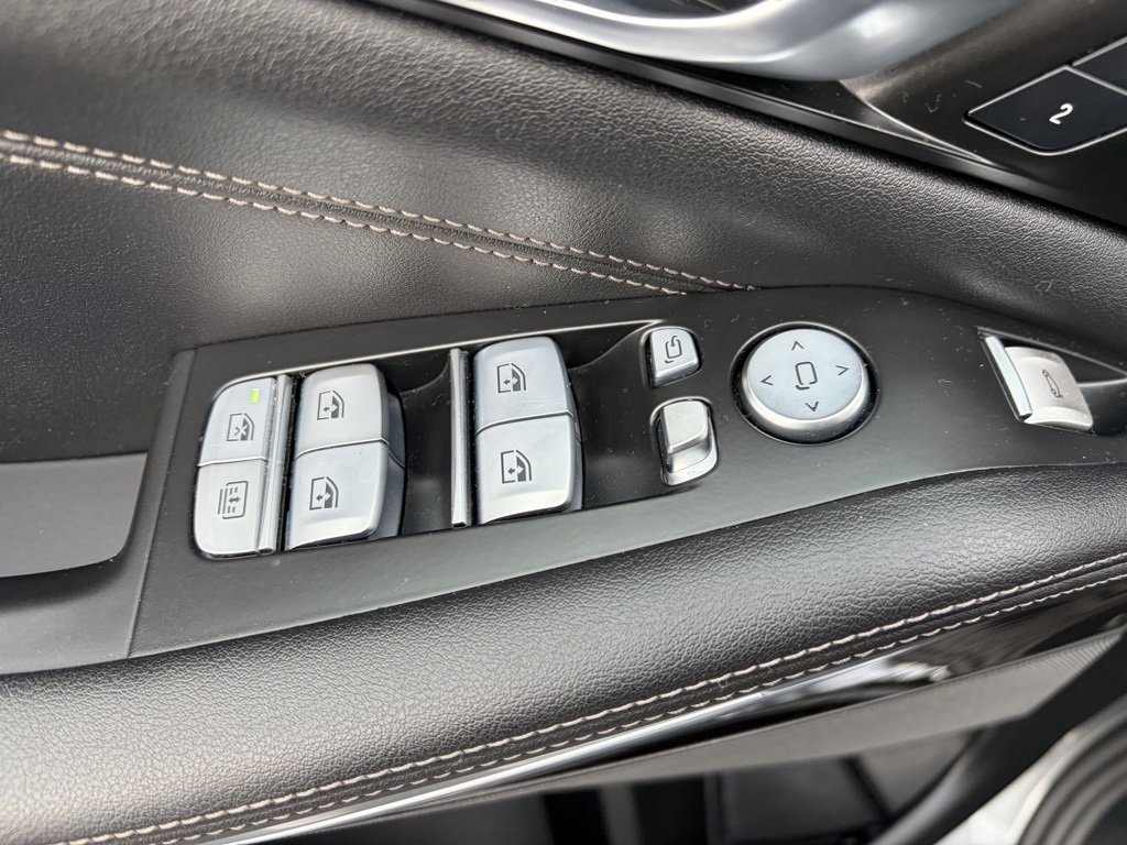 Used 2024 BMW X7 xDrive40i w/ Premium Package image 14