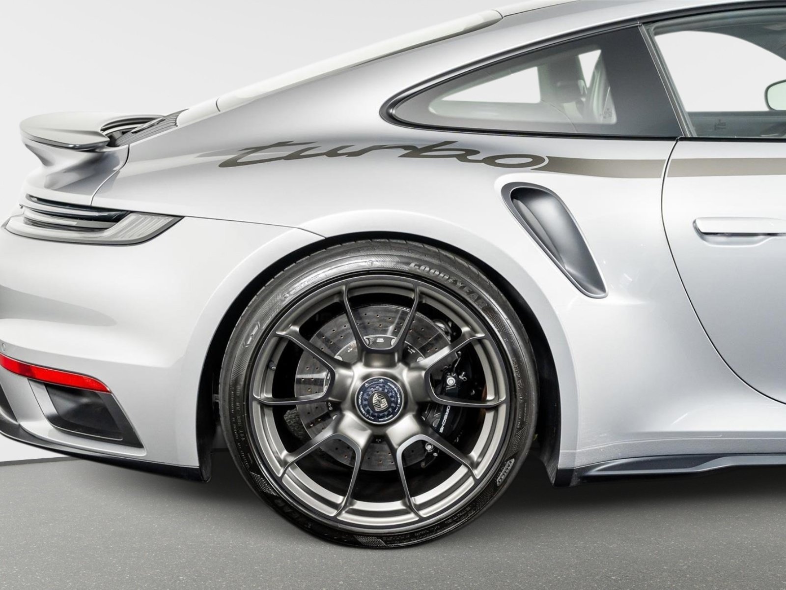 Used 2025 Porsche 911 Turbo AWD/4WD image 8