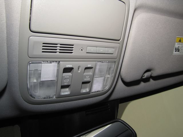 Used 2022 Honda CR-V Touring image 7