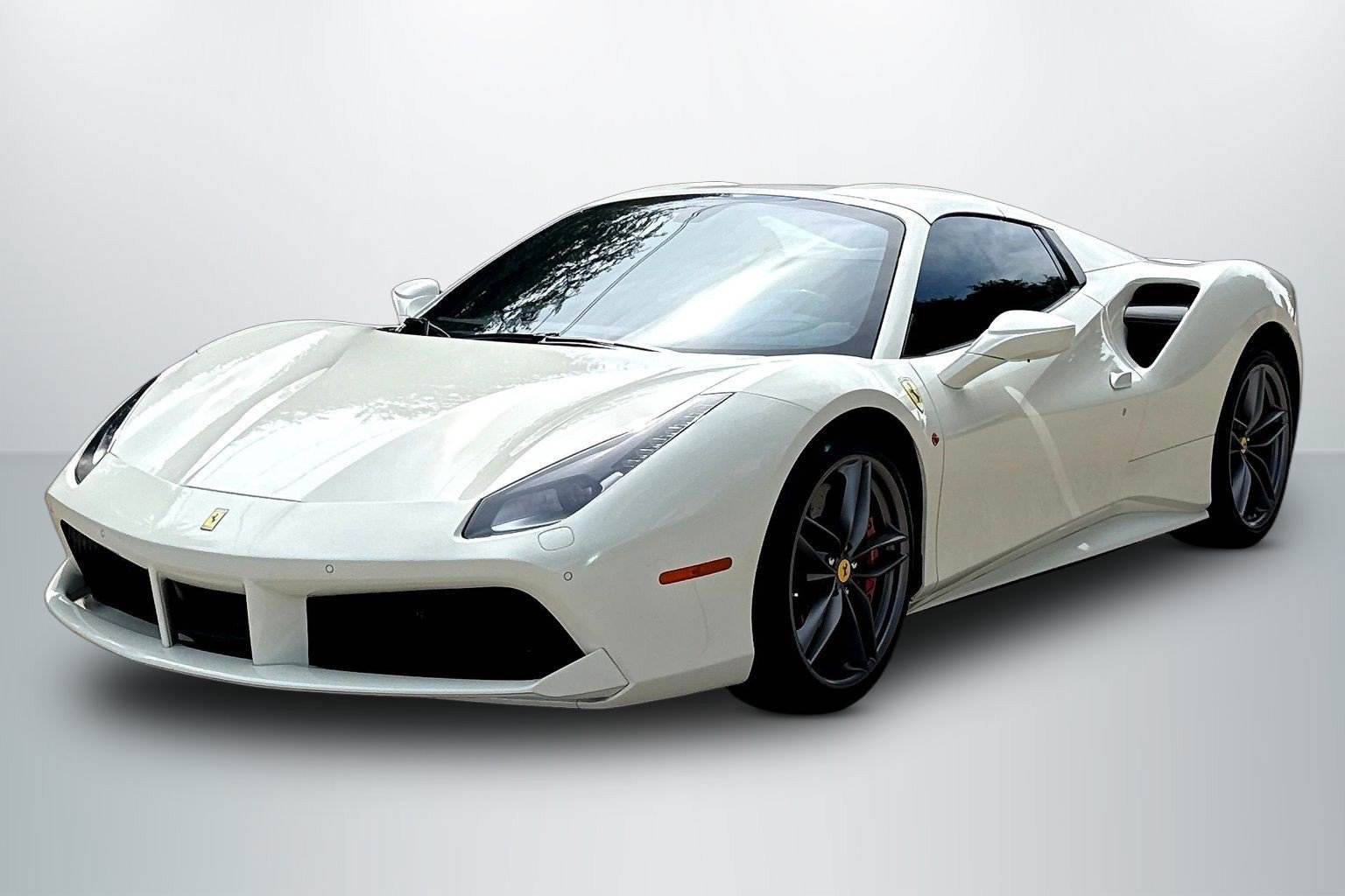 Used 2018 Ferrari 488 Spider RWD image 3