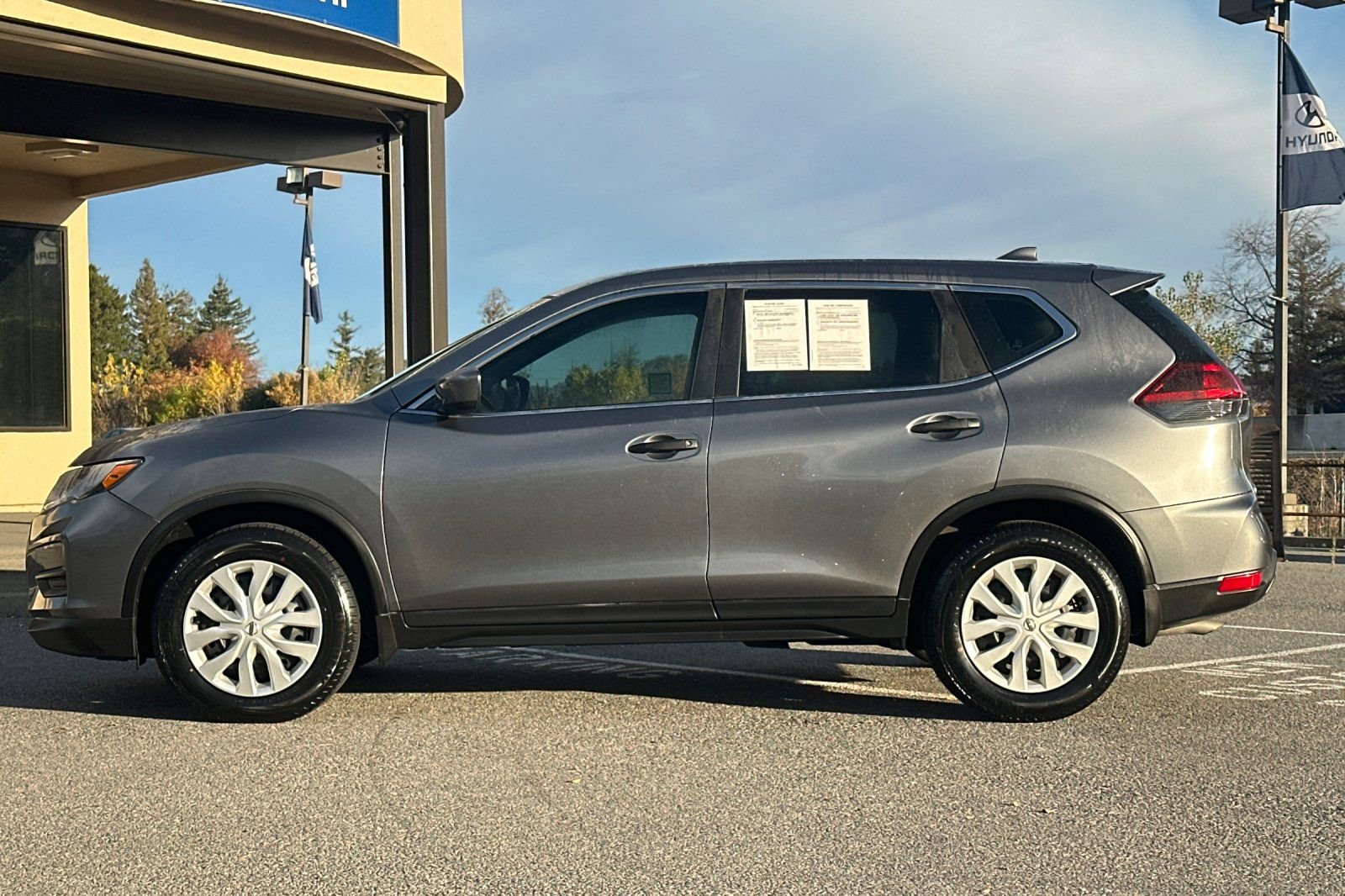 Used 2020 Nissan Rogue S image 7