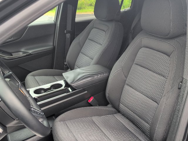 Used 2025 Chevrolet Equinox LT AWD/4WD image 14