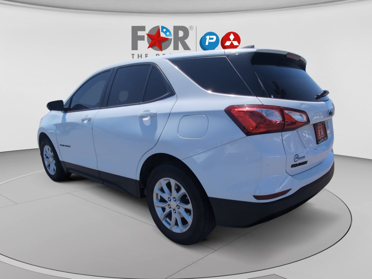 Used 2020 Chevrolet Equinox LS w/ LS Convenience Package FWD image 3