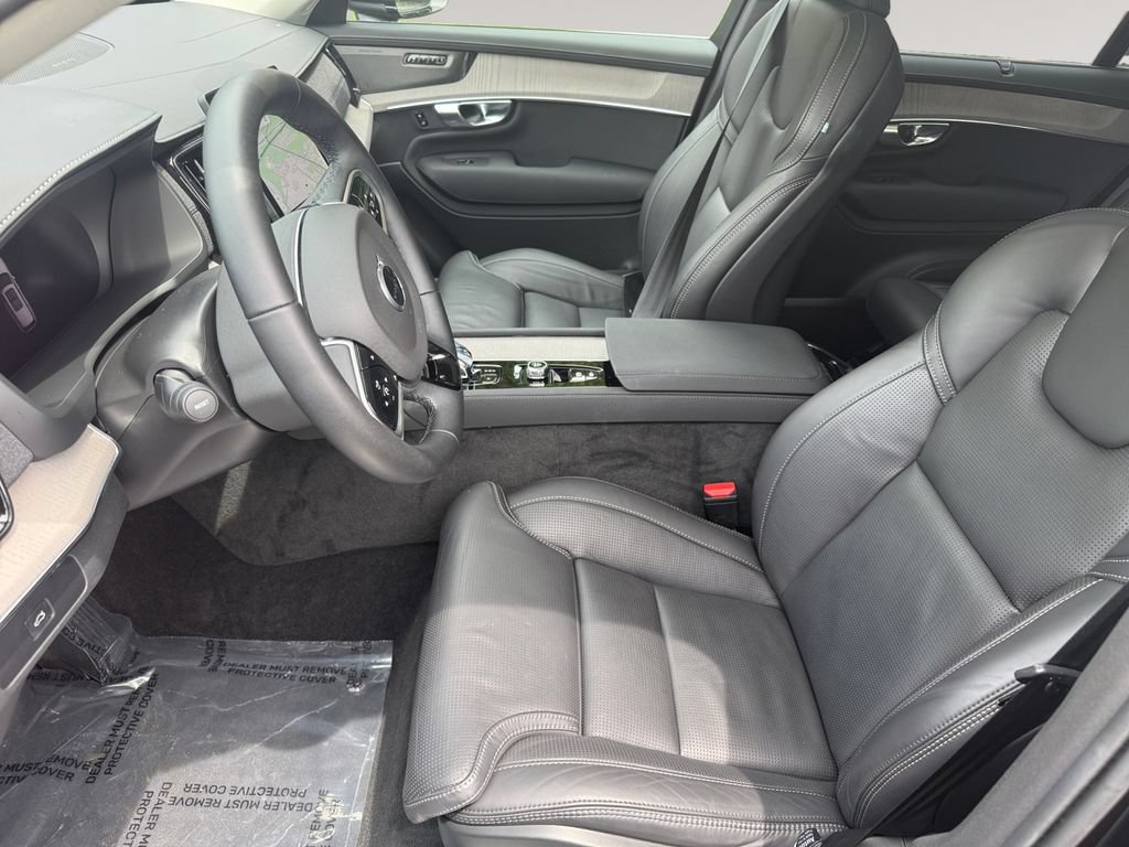 Used 2025 Volvo XC90 B6 Ultra w/ Protection Package AWD/4WD image 9