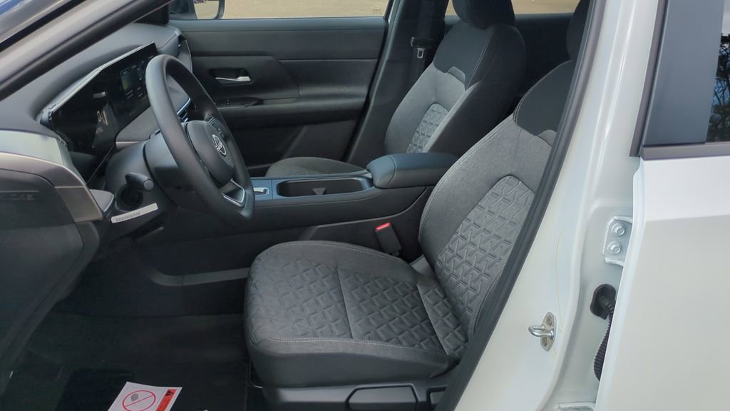 New 2026 Nissan Kicks SV w/ Cold Weather Package image 11