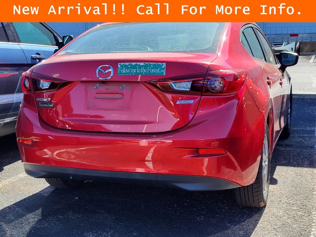 Used 2017 MAZDA MAZDA3 Sport w/ Preferred Equipment Package FWD image 4