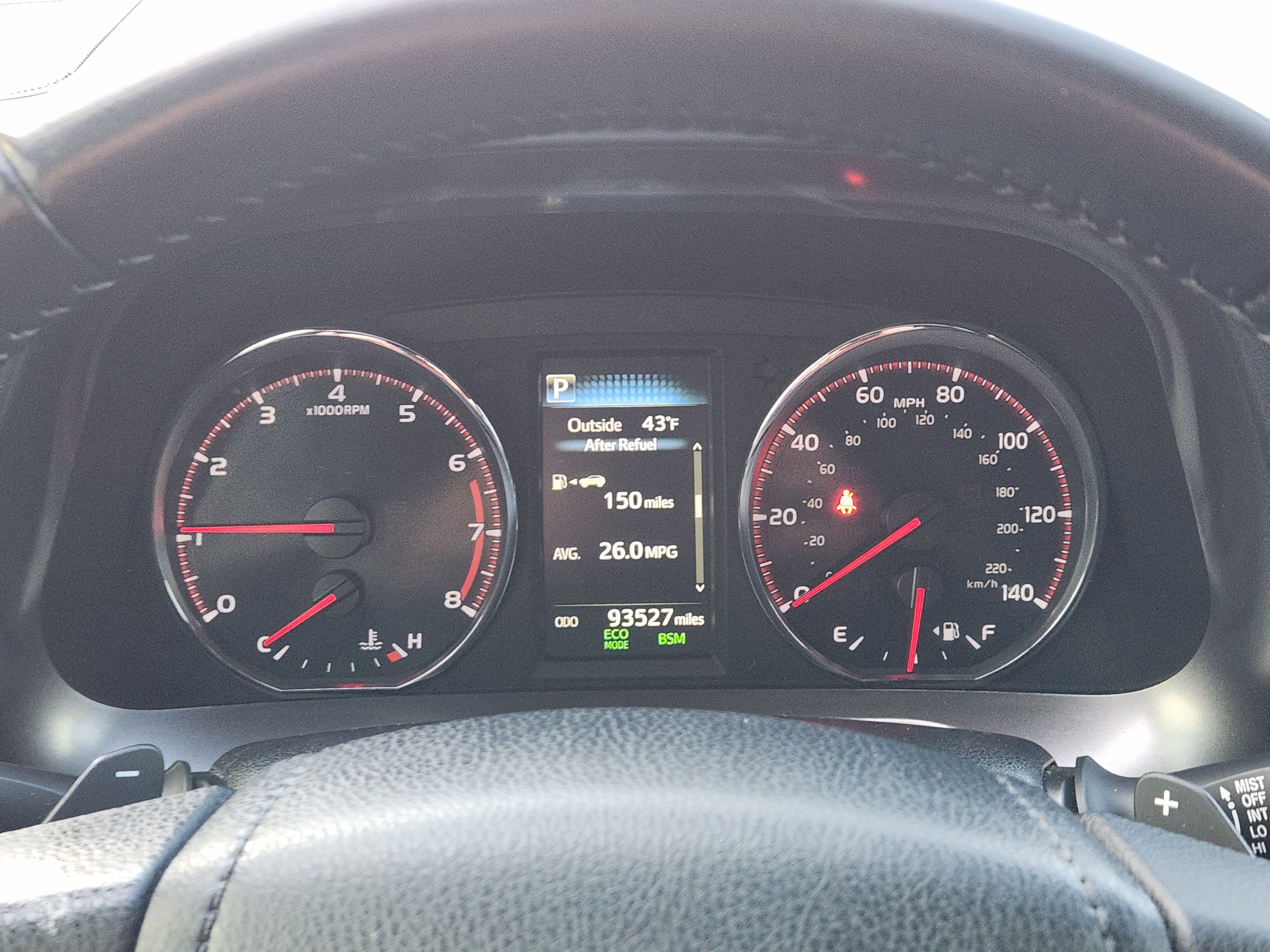 Used 2018 Toyota RAV4 SE image 19