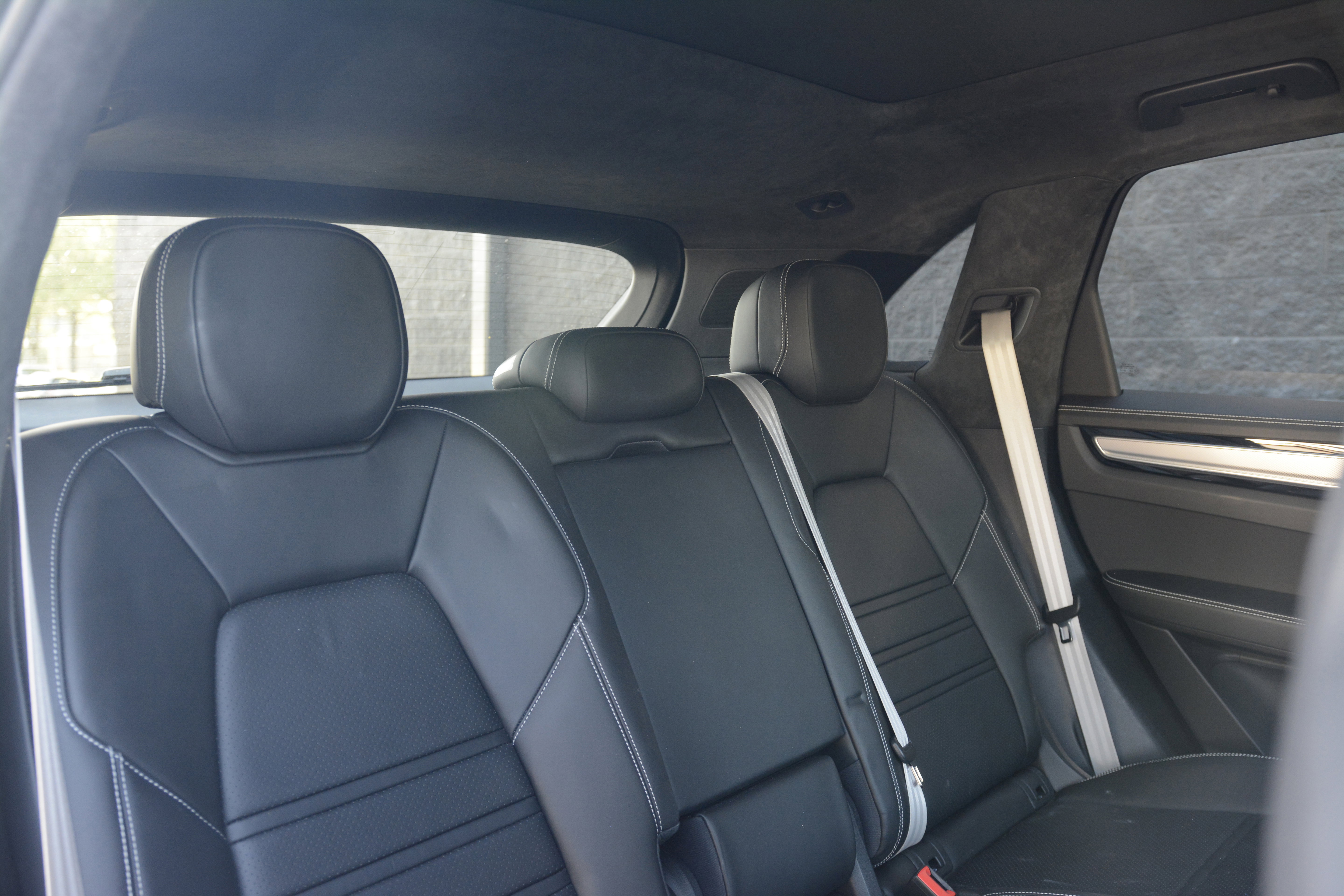 Certified 2022 Porsche Cayenne GTS AWD/4WD image 31