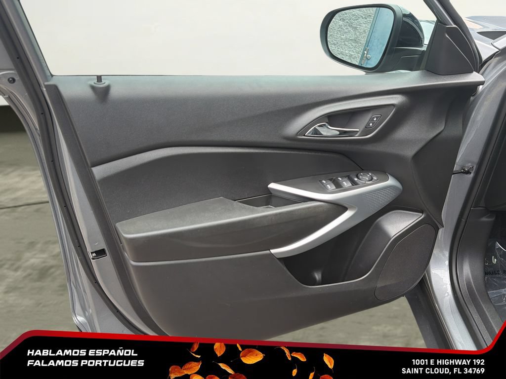 Used 2024 Chevrolet Trax RS w/ Driver Confidence Package FWD image 12