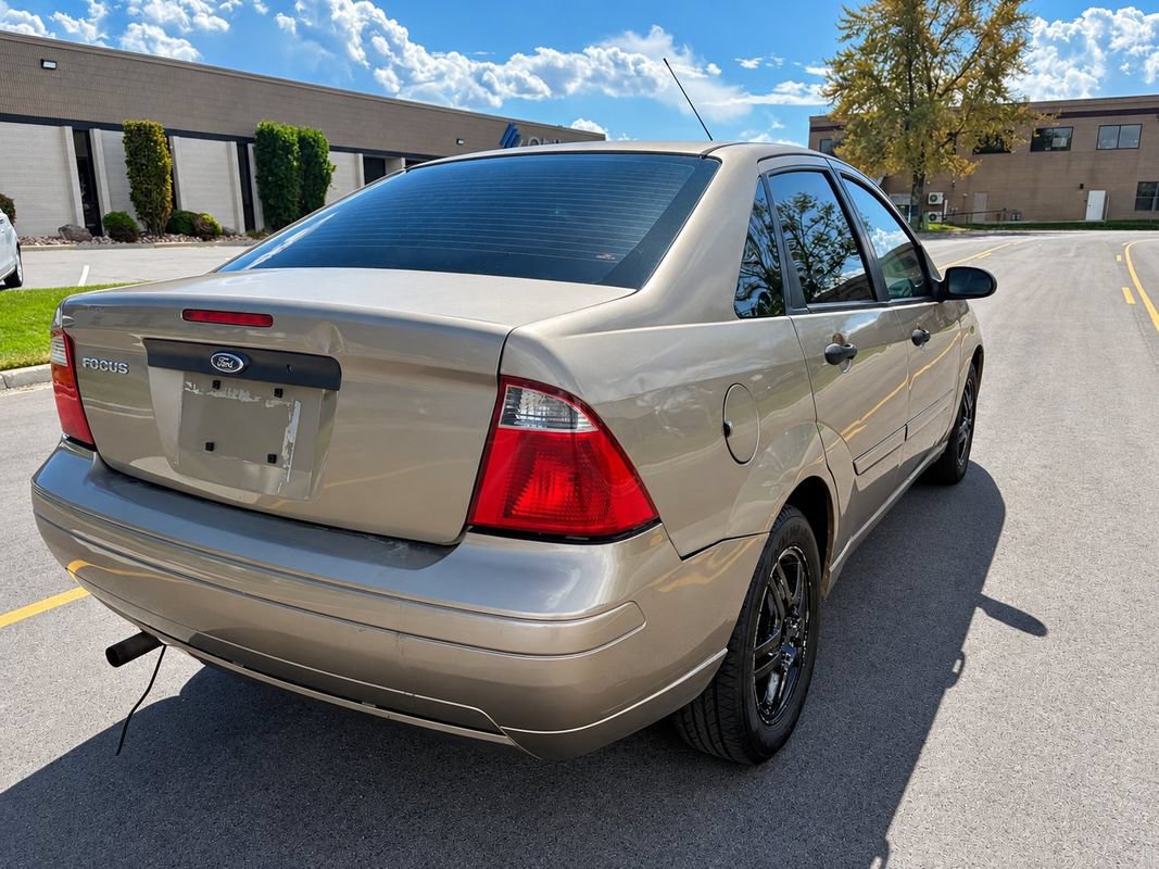 Used 2005 Ford Focus SE FWD image 5