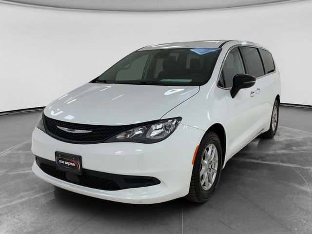 Used 2024 Chrysler Voyager LX FWD image 7