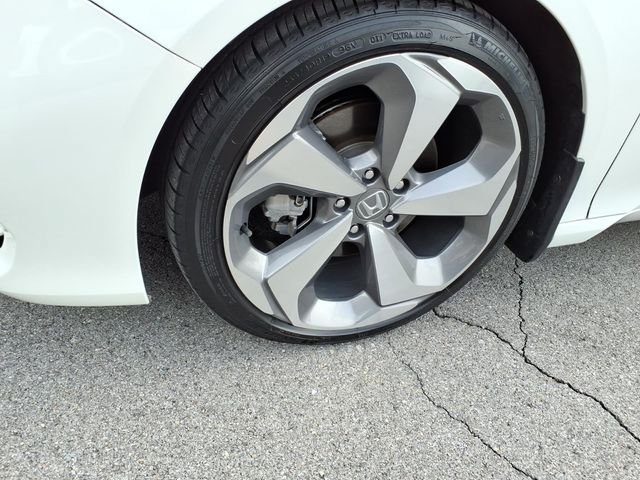 Used 2018 Honda Accord Touring image 18