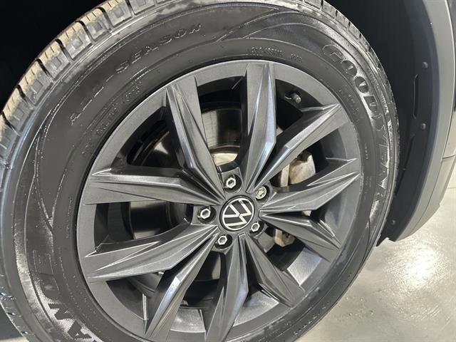 Certified 2022 Volkswagen Tiguan SE image 10