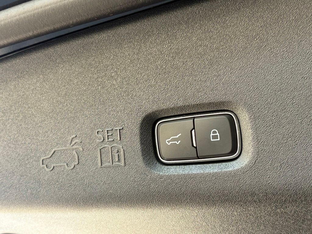 Used 2025 Ford Expedition Platinum AWD/4WD image 12