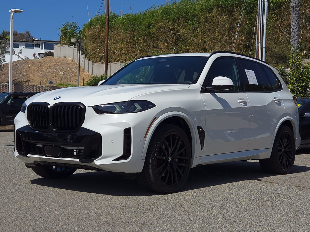 Used 2024 BMW X5 sDrive40i w/ M Sport Package RWD image 3