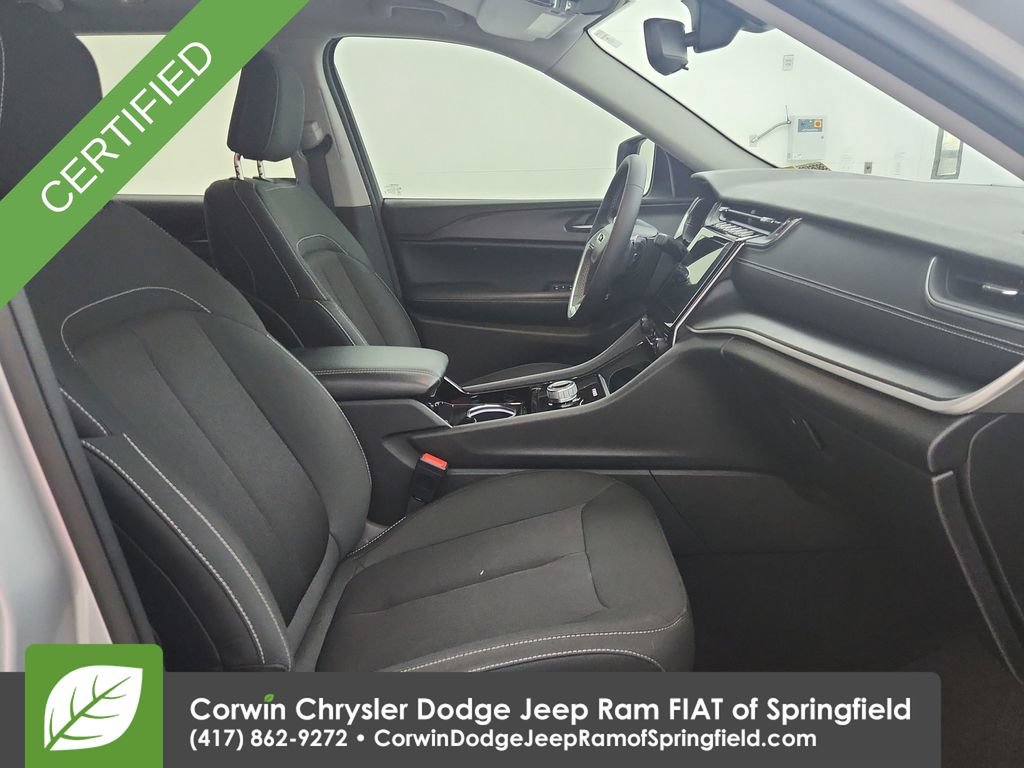 Used 2023 Jeep Grand Cherokee L Laredo AWD/4WD image 31