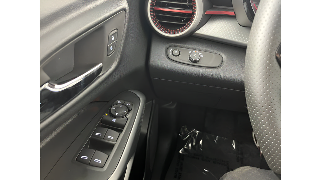 New 2026 Chevrolet Trax RS w/ Driver Confidence Package FWD image 18