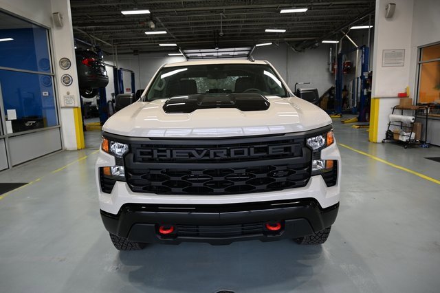 New 2026 Chevrolet Silverado 1500 Custom Trail Boss w/ LPO, Dark Essentials Package image 2