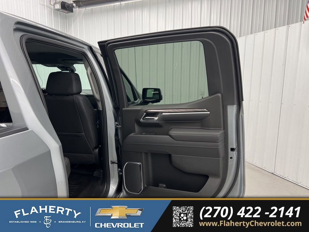 New 2026 Chevrolet Silverado 1500 LTZ w/ LTZ Premium Package AWD/4WD image 12