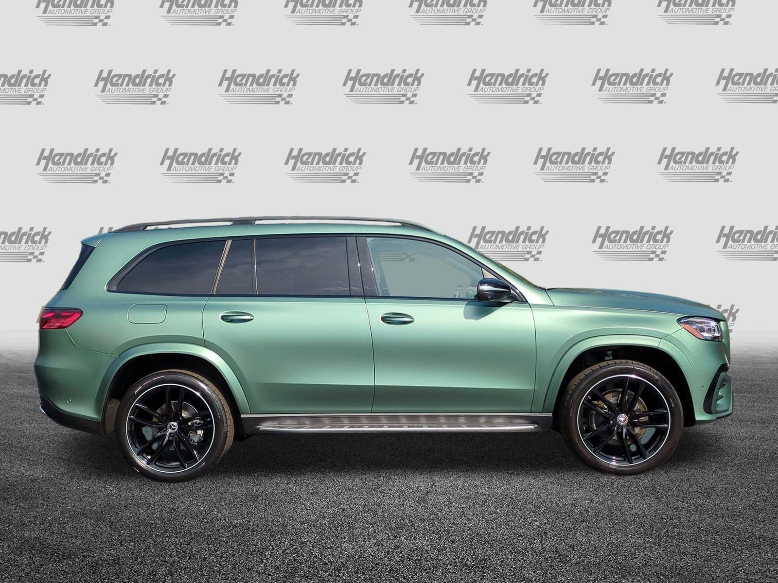 Used 2025 Mercedes-Benz GLS 450 4MATIC image 11