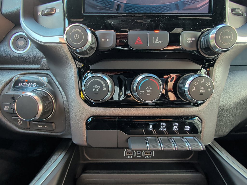 New 2026 RAM 1500 Express AWD/4WD image 23