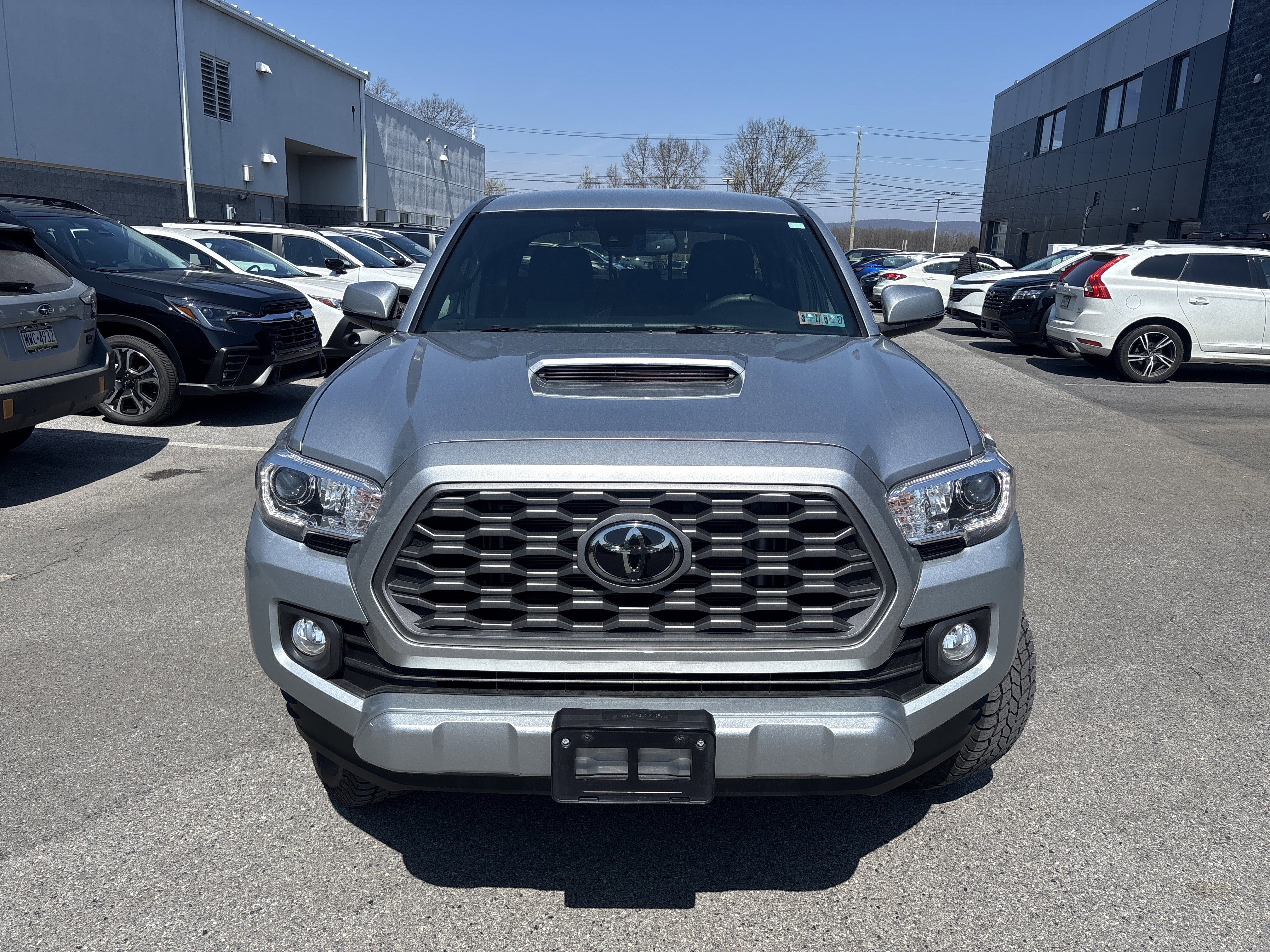 Used 2022 Toyota Tacoma TRD Sport AWD/4WD image 3